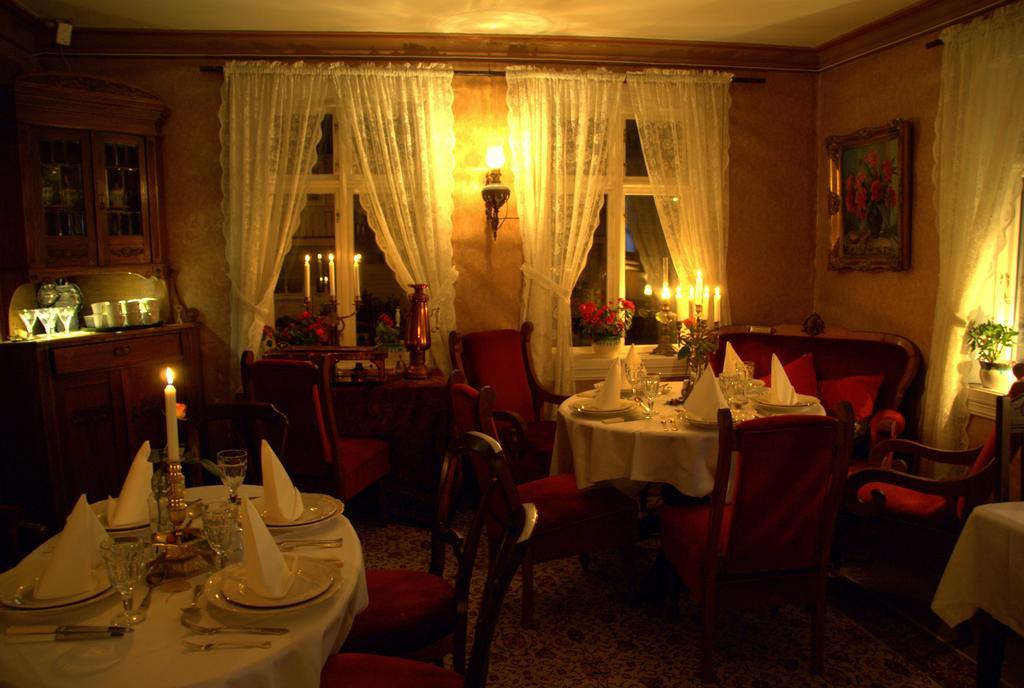 Paulsens Hotel Lyngdal Bagian luar foto