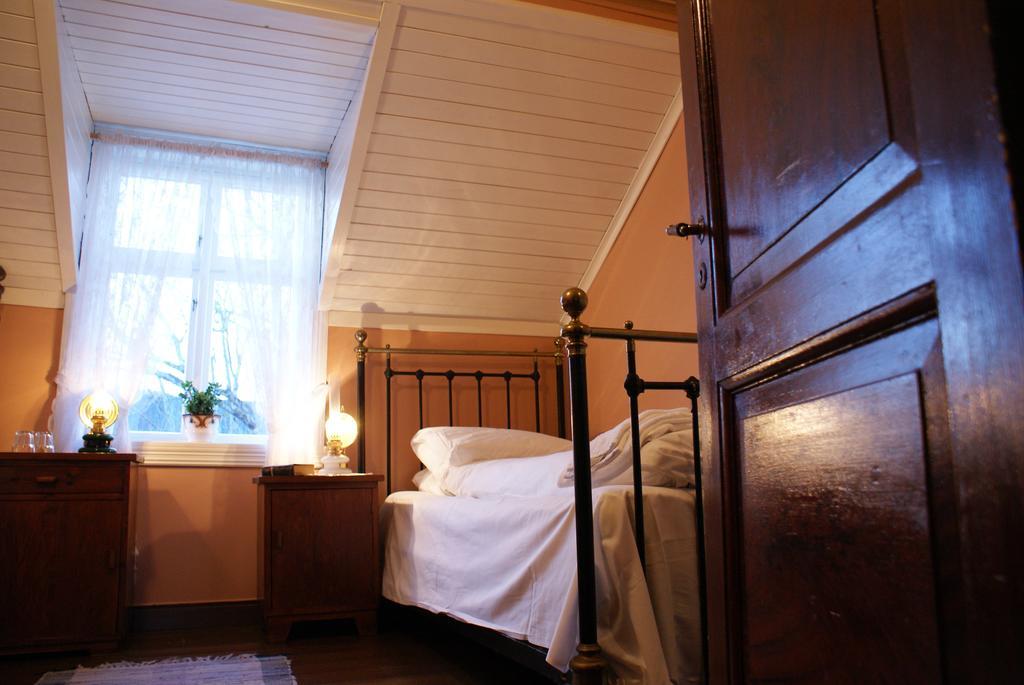 Paulsens Hotel Lyngdal Bagian luar foto