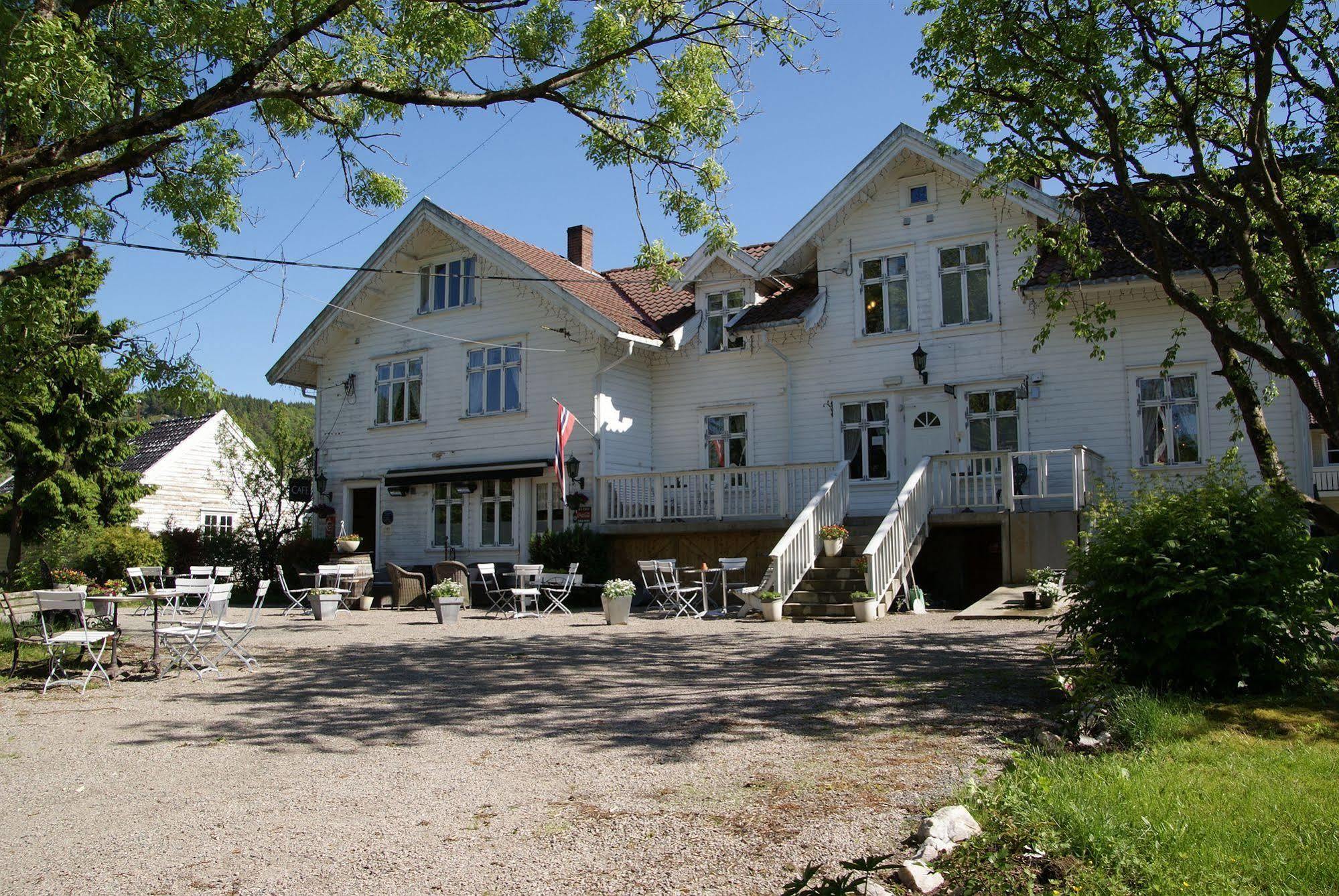 Paulsens Hotel Lyngdal Bagian luar foto